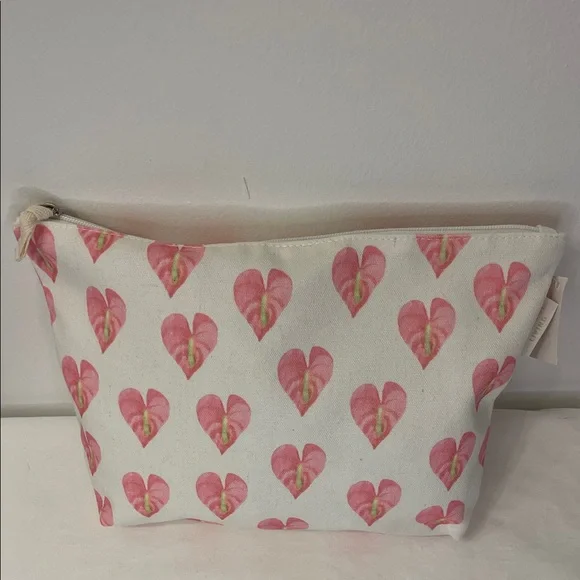 SoHa Living Tropical Pink Heart Patterned Cosmetic Bag NWT - Picture 2 of 4